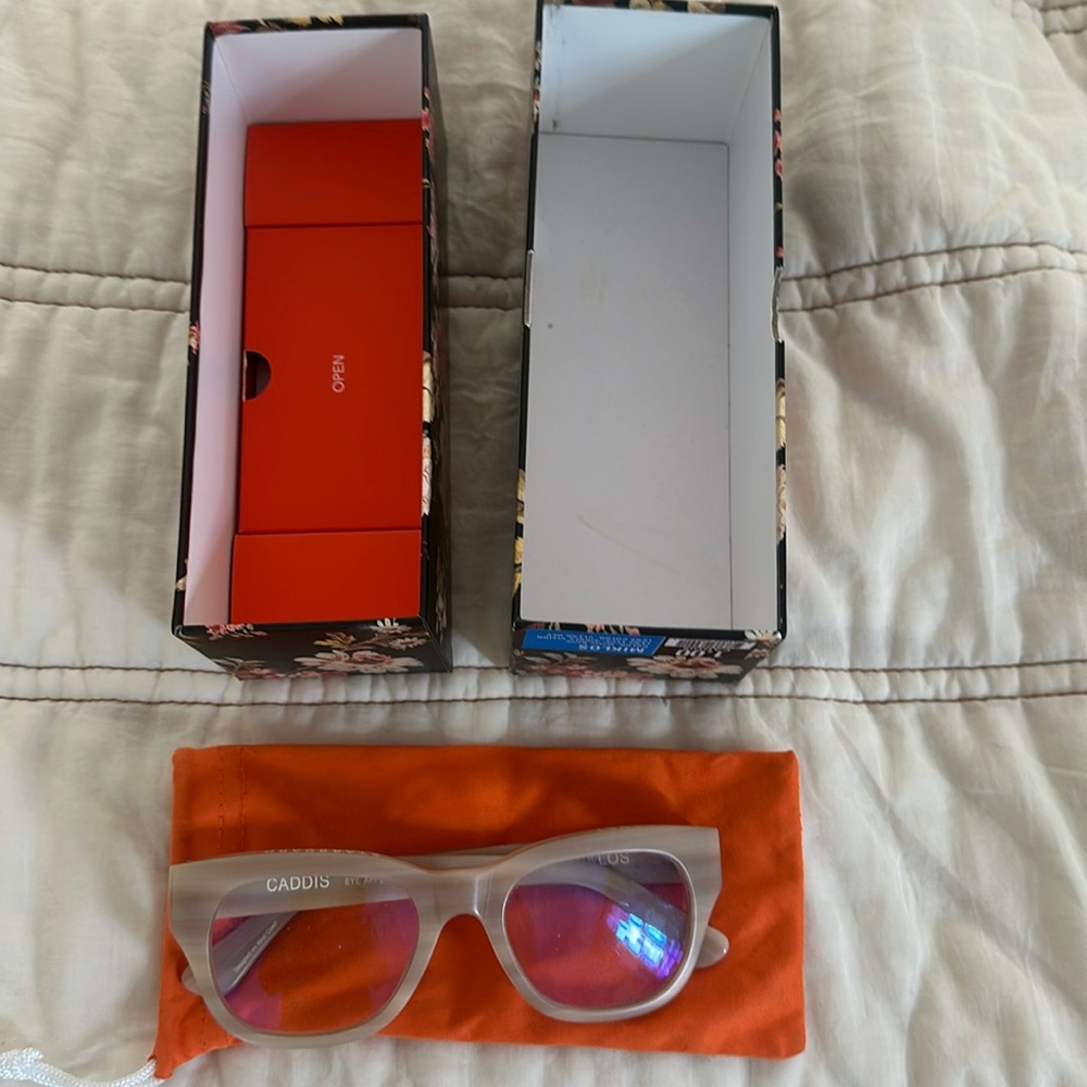 Caddie Miklos Readers +1.00 $30